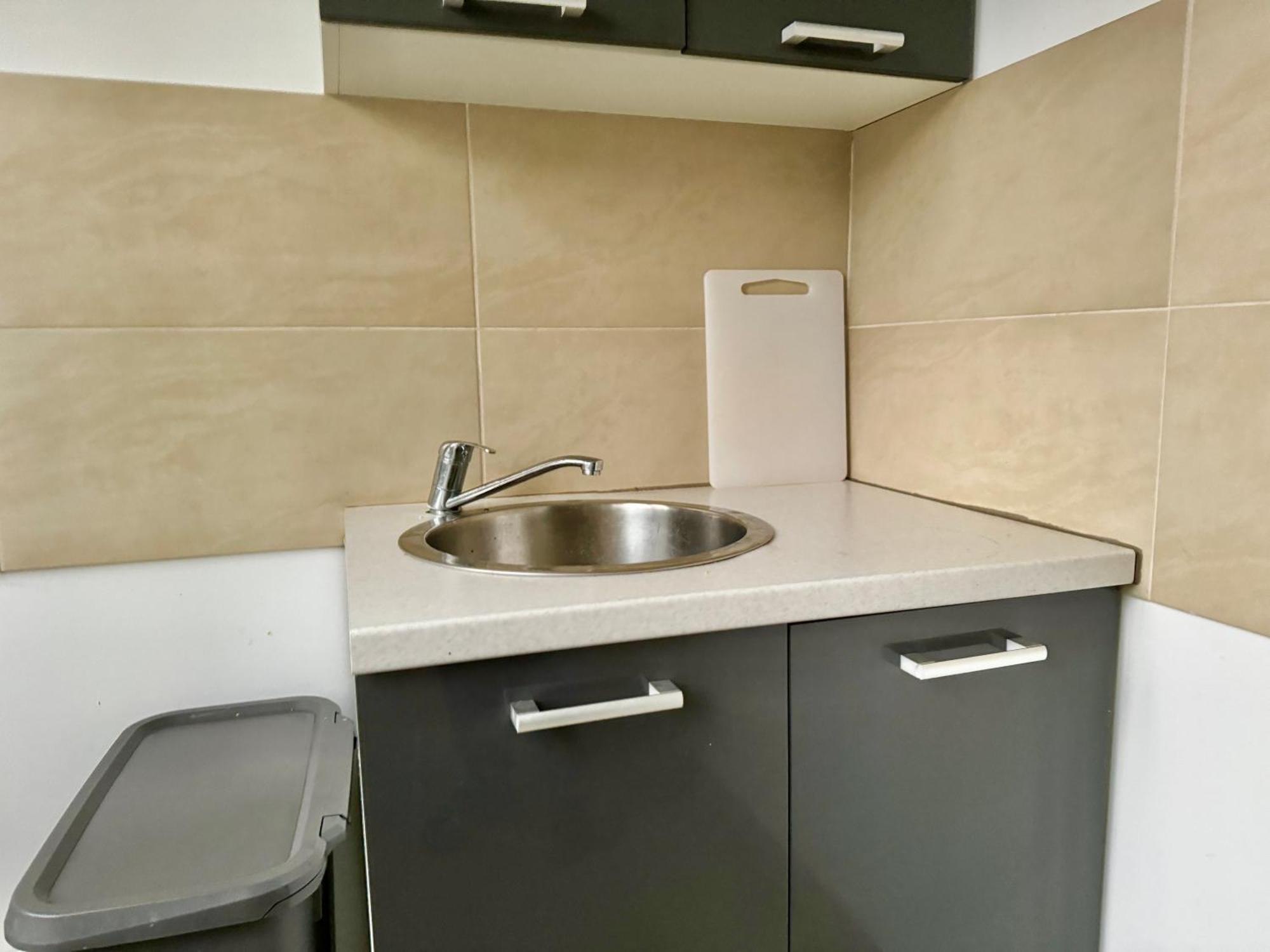 Stylish Schonbrunn Apartments With Free Parking Виена Екстериор снимка