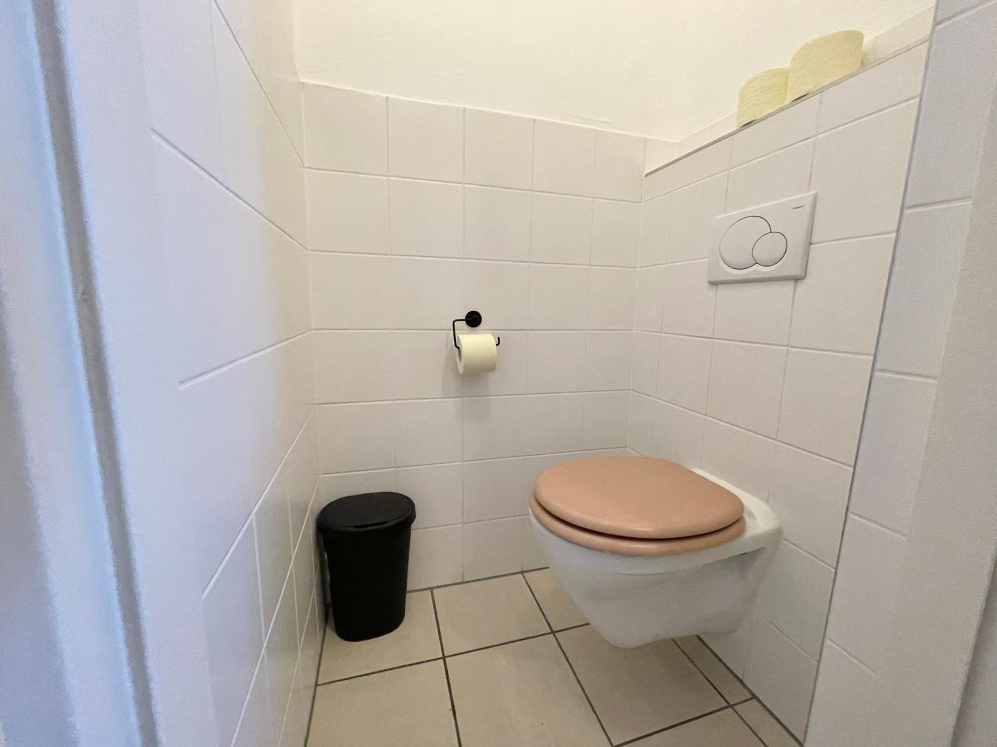 Stylish Schonbrunn Apartments With Free Parking Виена Екстериор снимка